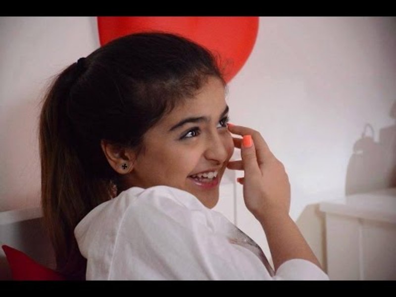 فيديو حلا الترك تلفت الأنظار برقصها..